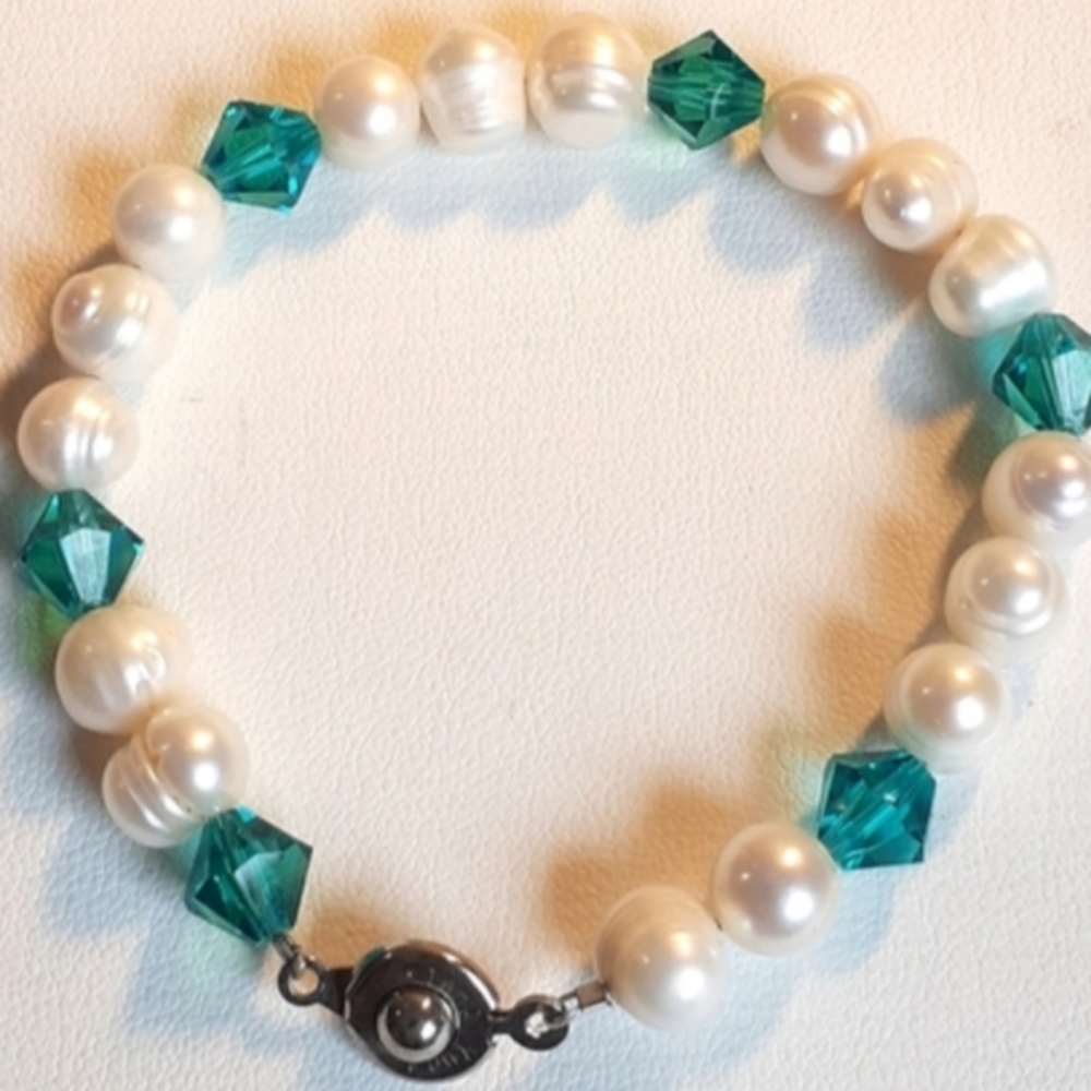 Genuine Pearl & Crystal Glass Bracelet (June Birthstone)